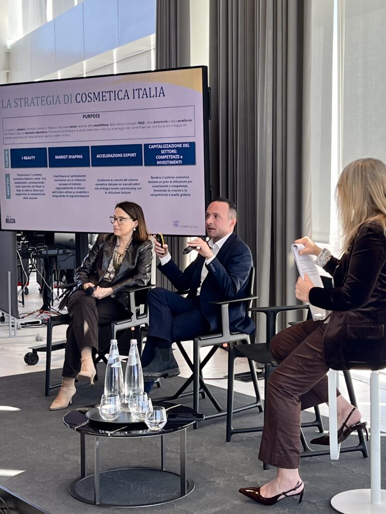 Corvi e Rocco hanno chiuso la conferenza stampa snocciolando dati e numeri sul comparto farmacia. Che si conferma un punto di riferimento per l'acquisto di cosmetici. 