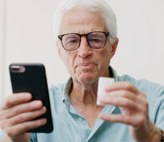 I rischi del divario digitale tra cittadini e SSN e il ruolo della farmacia per colmarlo Il divario digitale tra cittadini e SSN e il ruolo della farmacia per colmarlo