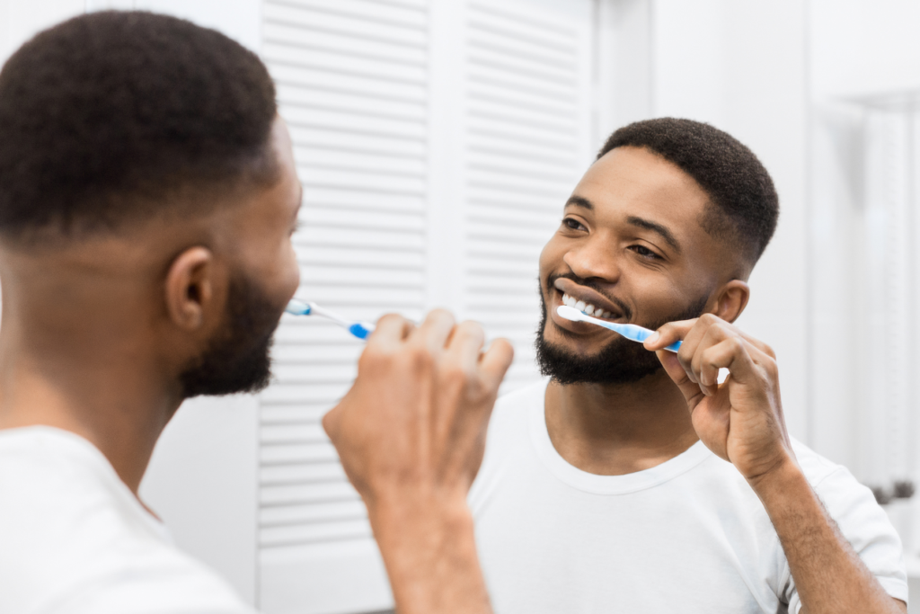 I fattori che causano le più diffuse dipendono in gran parte dagli stili di vita e dall’attenzione che si dedica alla pulizia quotidiana del cavo orale