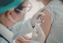 Ora il vaccino antinfluenzale funziona anche come prevenzione cardiologica: il nuovo studio La vaccinazione antinfluenzale si conferma una vera e propria strategia di prevenzione cardiologica.
