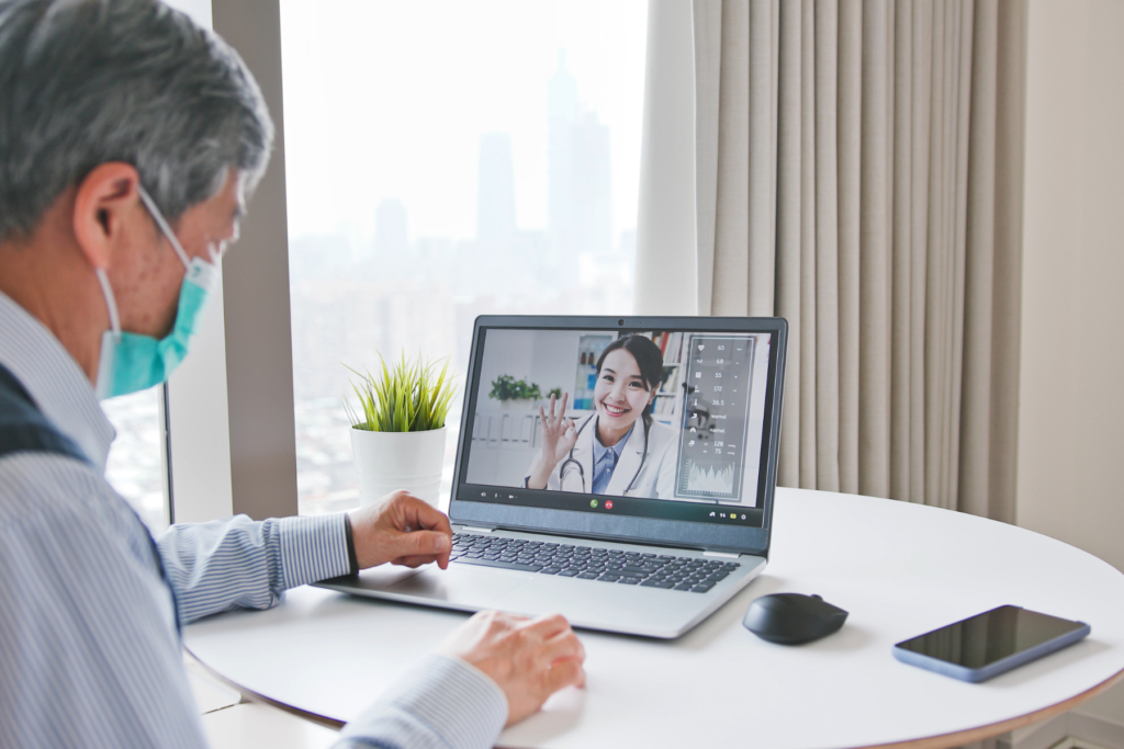 I risultati di uno studio di Federfarma indicano che il 52% delle farmacie fornisce servizi di elettrocardiogramma (ECG), il 50% offre l’holter pressorio e il 46% l’holter cardiaco. Prova di una diffusione significativa della telemedicina a livello nazionale