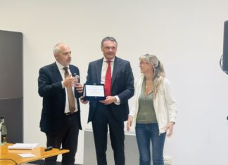 La sfida di Federfarma lanciata a Cosmofarma: informare di più per avvicinare farmacisti e cittadini La sfida di Federfarma lanciata a Cosmofarma: informare di più per avvicinare farmacisti e cittadini