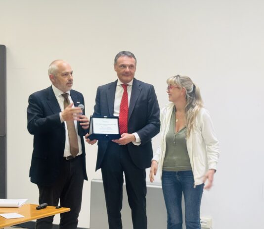 La sfida di Federfarma lanciata a Cosmofarma: informare di più per avvicinare farmacisti e cittadini La sfida di Federfarma lanciata a Cosmofarma: informare di più per avvicinare farmacisti e cittadini