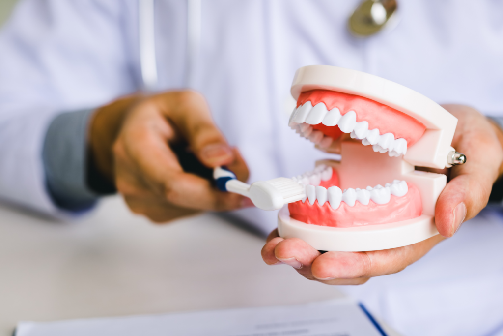 Il tempo di lavaggio dei denti solitamente consigliato è di due minuti, pari a circa 30 secondi per ciascuna metà delle due arcate