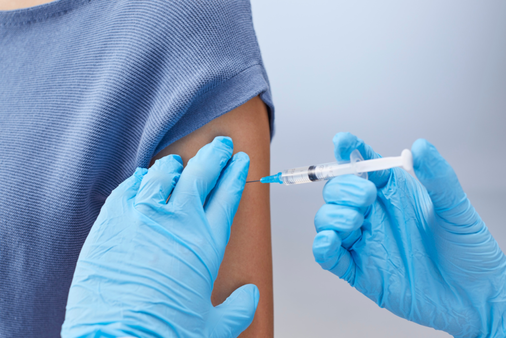 Il 30% degli intervistati dichiara di avere scelto il presidio per vaccinarsi contro il Covid e il 16,9% contro l’influenza, grazie anche al numero di farmacia che offrono il servizio, rispettivamente il 34,4% e il 48,8%.