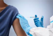 Vaccinazioni in farmacia: efficienza e capillarità rendono l’Italia un modello da imitare Vaccinazioni in farmacia: efficienza e capillarità rendono l'Italia un modello da imitare
