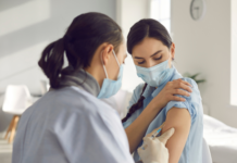 Lombardia, approvato il nuovo piano di prevenzione vaccinale: farmacie in prima linea Lombardia, approvato il nuovo piano di prevenzione vaccinale: farmacie in prima linea