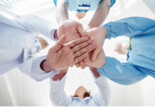 Case di Comunità Agenas: arrivano le linee guida per farmacisti e farmacie Case di Comunità Agenas: arrivano le linee guida per farmacisti e farmacie