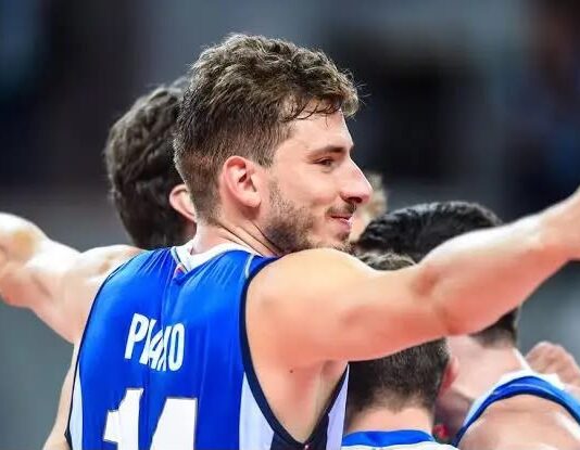 Matteo Piano: «Ascoltare il corpo è l’unica medaglia che conta davvero» Matteo Piano: «Ascoltare il corpo è l'unica medaglia che conta davvero»