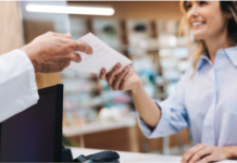 Farmacie lombarde un modello. E Racca annuncia: «Presto anche i vaccini per Hpv, pertosse e tetano» Una rete di 3.042 farmacie che accoglie, ogni giorno, circa 800 mila cittadini, assistiti, consigliati e ascoltati da 14 mila professionisti. Tra i prossimi servizi anche nuove vaccinazioni.