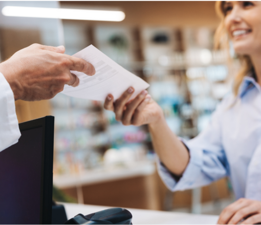 Farmacie lombarde un modello. E Racca annuncia: «Presto anche i vaccini per Hpv, pertosse e tetano» Una rete di 3.042 farmacie che accoglie, ogni giorno, circa 800 mila cittadini, assistiti, consigliati e ascoltati da 14 mila professionisti. Tra i prossimi servizi anche nuove vaccinazioni.