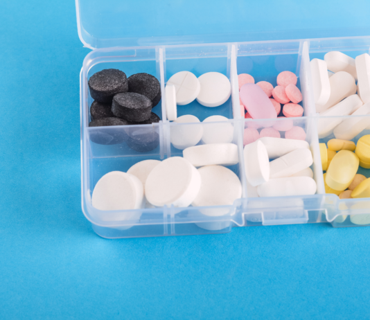 Deblistering in farmacia: il sottosegretario Gemmato spiega funzionamento e regole operative Deblistering in farmacia: il sottosegretario Gemmato spiega funzionamento e regole operative