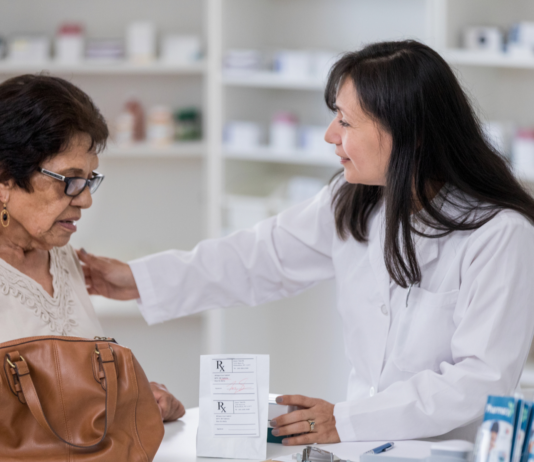 Gemmato disegna il futuro delle farmacie: «L’obiettivo è renderle sempre più integrate nel SSN» Gemmato disegna il futuro delle farmacie: «L'obiettivo è renderle sempre più integrate nel SSN»