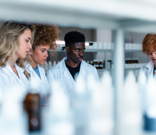 Fenagifar in tour nelle Università per riavvicinare i giovani alla farmacia di comunità Fenagifar tour università