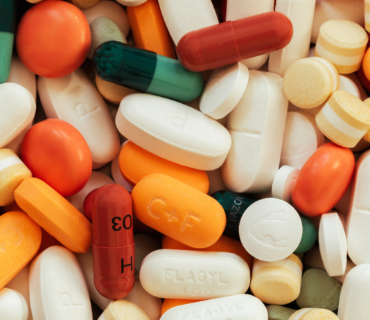 Il futuro della farmacovigilanza tra IA, dati reali e sicurezza Intelligenza artificiale nella farmacovigilanza