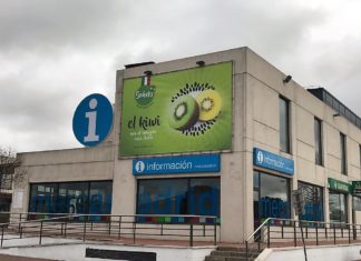 Affissioni per il kiwi Sweeki a Madrid