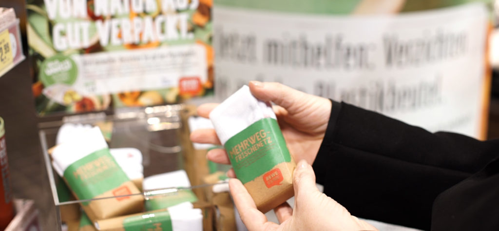 Le reti proposte da Rewe come alternativa ai sacchetti in plastica per l'ortofrutta