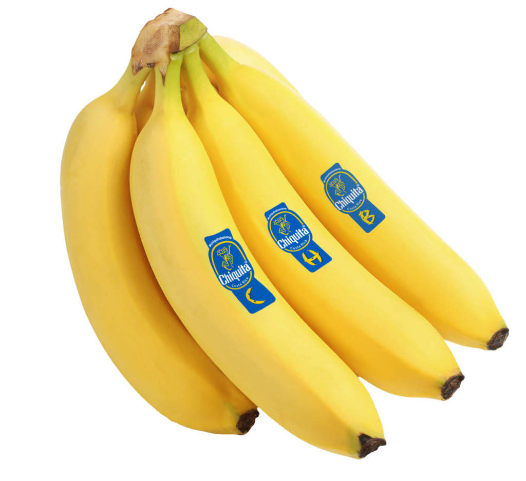 La banana Chiquita, con l'inconfondibile marchio blu, leader di mercato