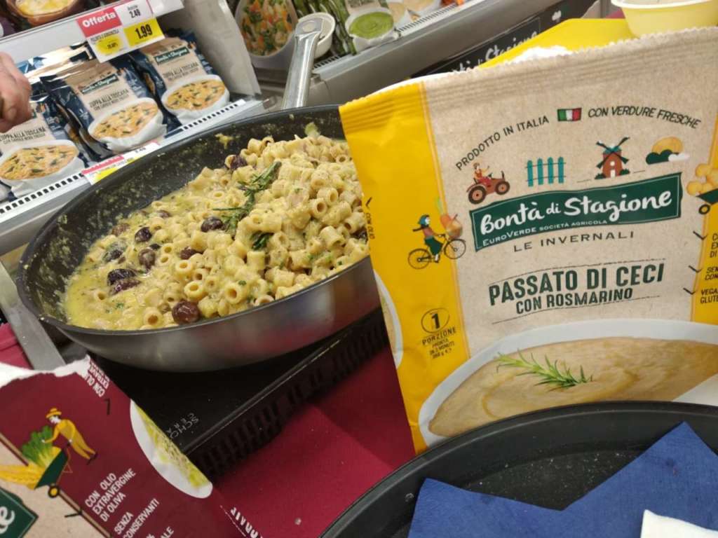 Degustazioni e showcooking al Simply Superstore di Casal Palocco di Roma. Grande richiesta per la passata di ceci