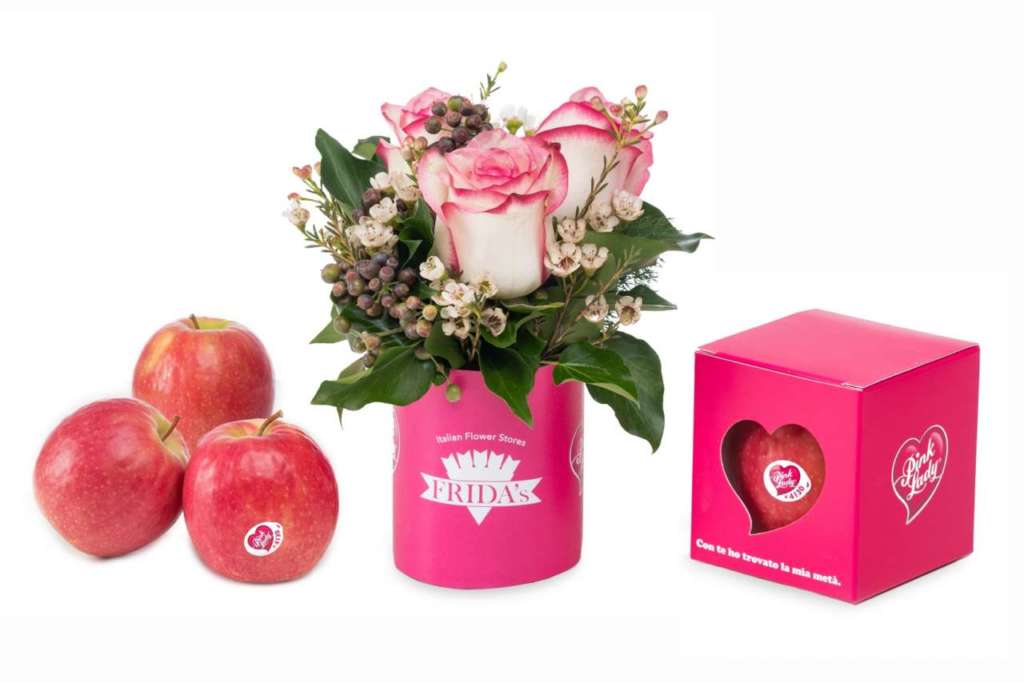 Le mele Pink Lady contenute in una romantica confezione monodose, creata per la catena di fiori Frida's in occasione di San Valentino