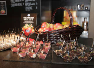 Mela Kanzi, aperitivo nei locali cool d’Italia La mela Kanzi prodotta dai Consorzi VOG e VI.P, in Alto Adige, ha gusto succoso e croccante e piace a un consumatore giovane