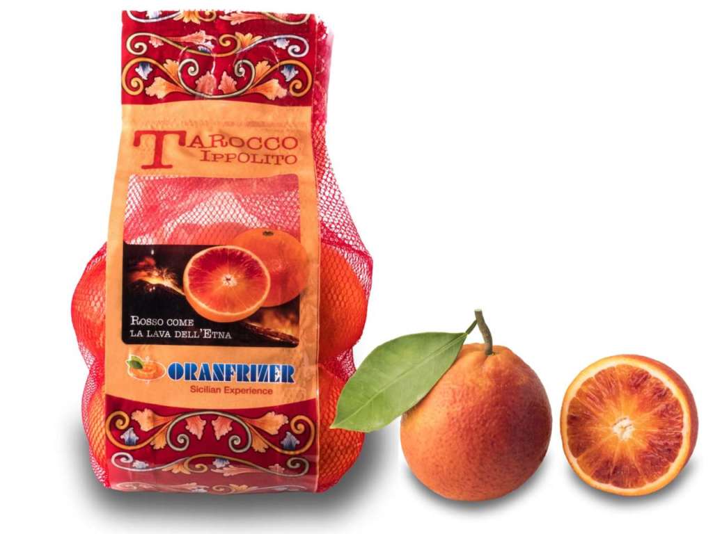 L'arancia rossa Tarocco Ippolito prodotta da Oranfrizer in Sicilia, alle pendici dell'Etna