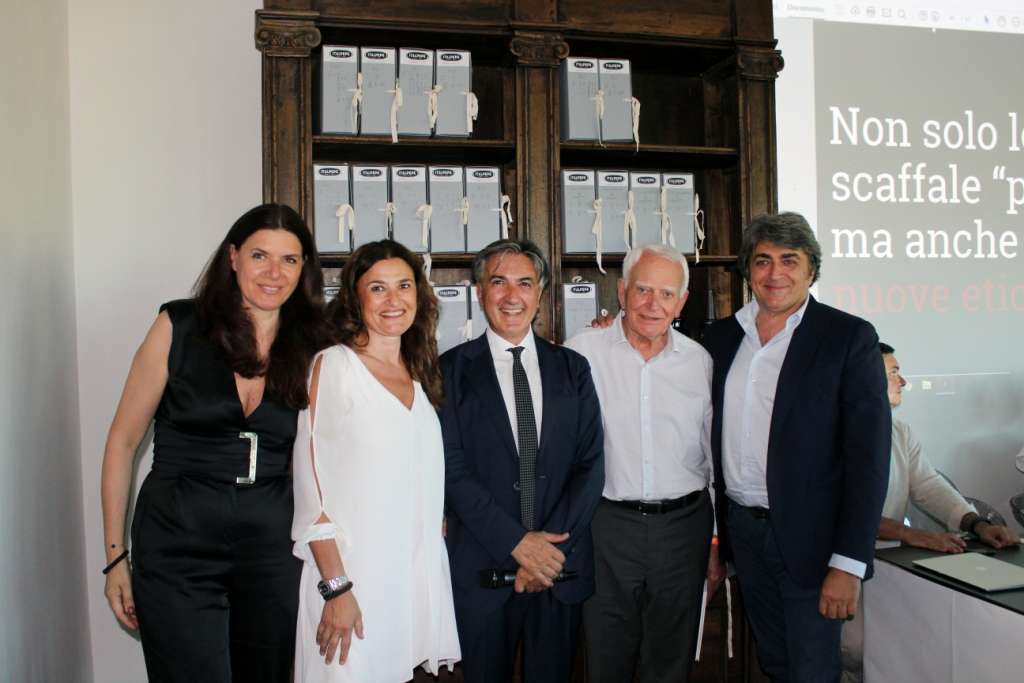 La famiglia Vitaletti proprietaria di Italpepe. Per i 50 anni di attività ha lanciato il progetto Tasting Rainbow , una rivoluzione della comunicazione a scaffale delle spezie