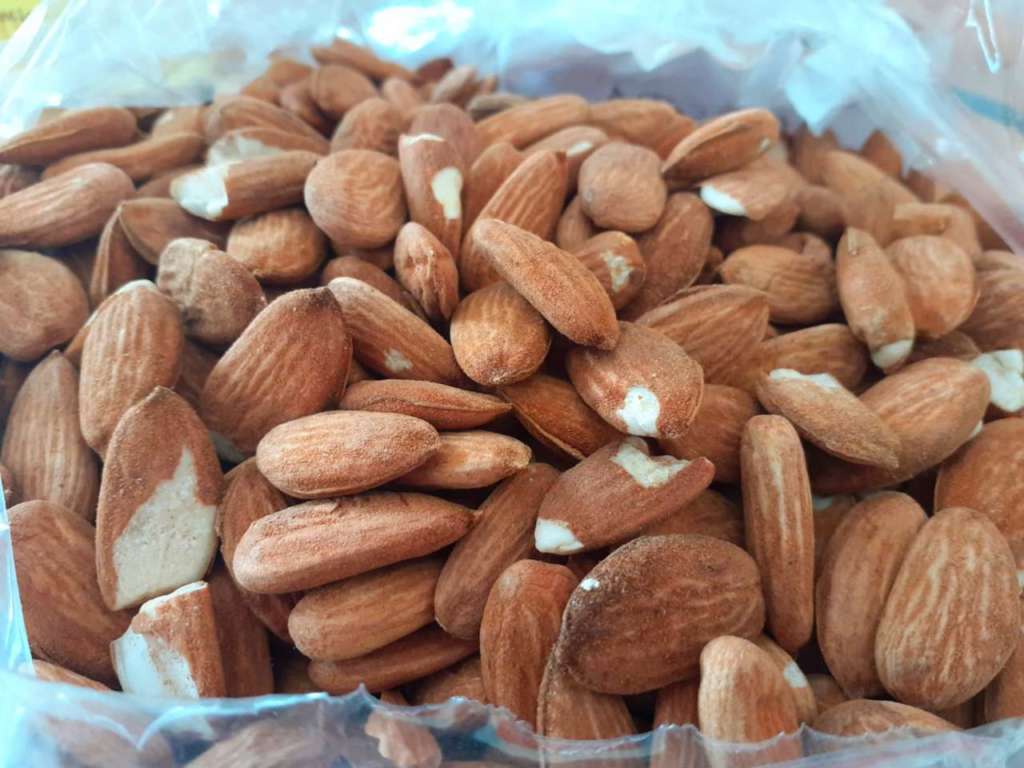 Mandorle calabresi sgusciate