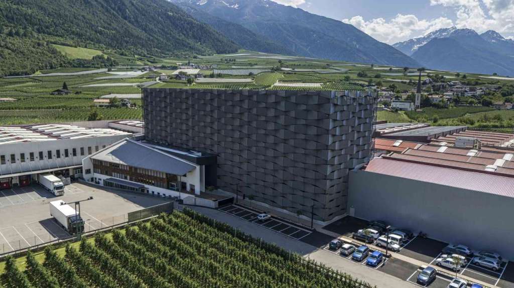 Il nuovo stabilimento bio della Cooperativa Juval di Val Venosta Vip