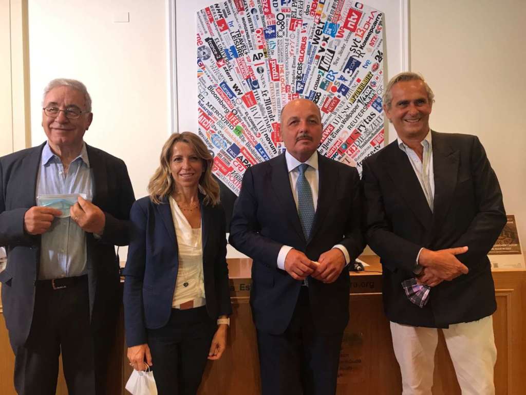 Da sinistra, Alfredo Tesio (moderatore dei lavori), Paola Castellacci (Adiacent), Dino Scanavino (Cia) e Rodrigo Cipriani Foresio (Alibaba)