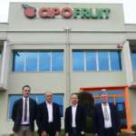 Team Apofruiti. Nella foto (da sx): Mirco Zanelli, direttore commerciale Apofruit Italia; Mirco Zanotti, presidente Apofruit Italia, Mario Tamanti, direttore Progetti e Finanziamenti Apofruit Italia, Ernesto Fornari, direttore generale Gruppo Apofruit