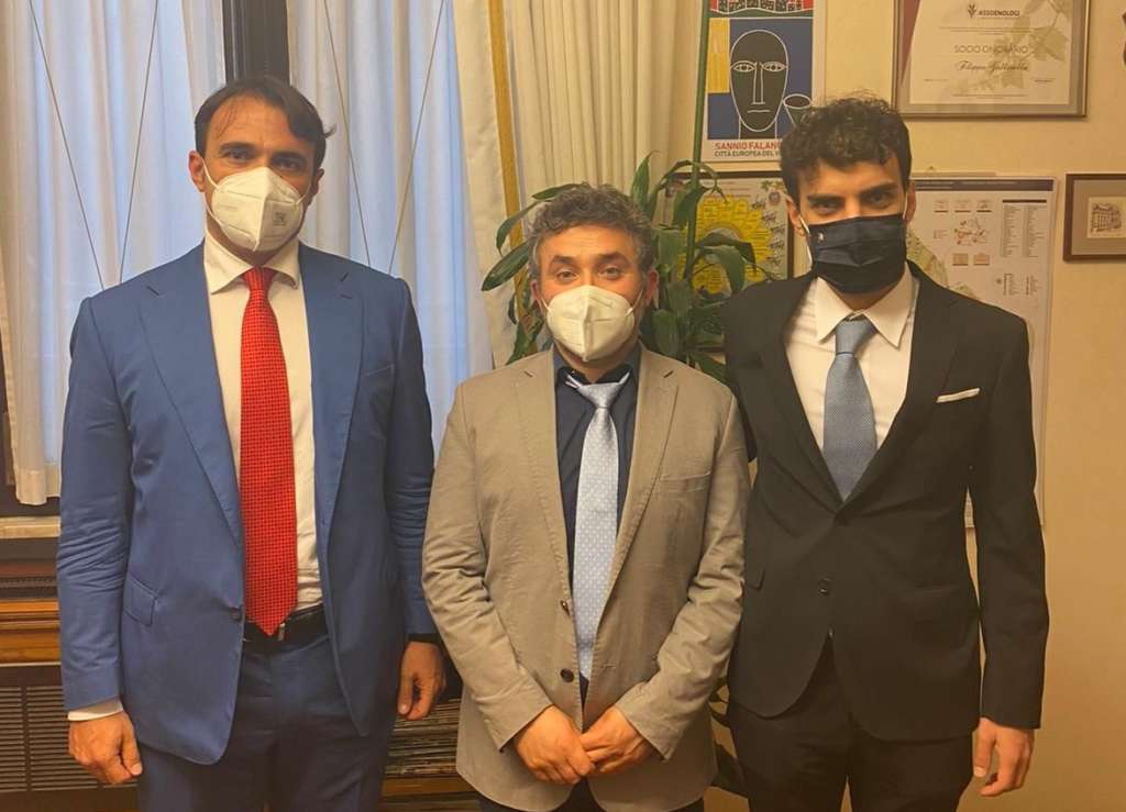 Giorgio Gigliotti (a dx) con l'onorevole Gianfranco Di Sarno e e il presidente della commissione Agricoltura della Camera, onorevole Filippo Gallinella