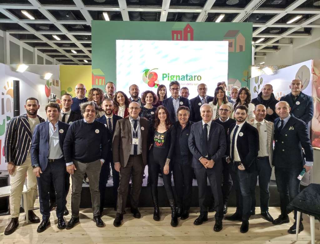 Foto di gruppo del'Italian Fruit Village a Fruit Logistica