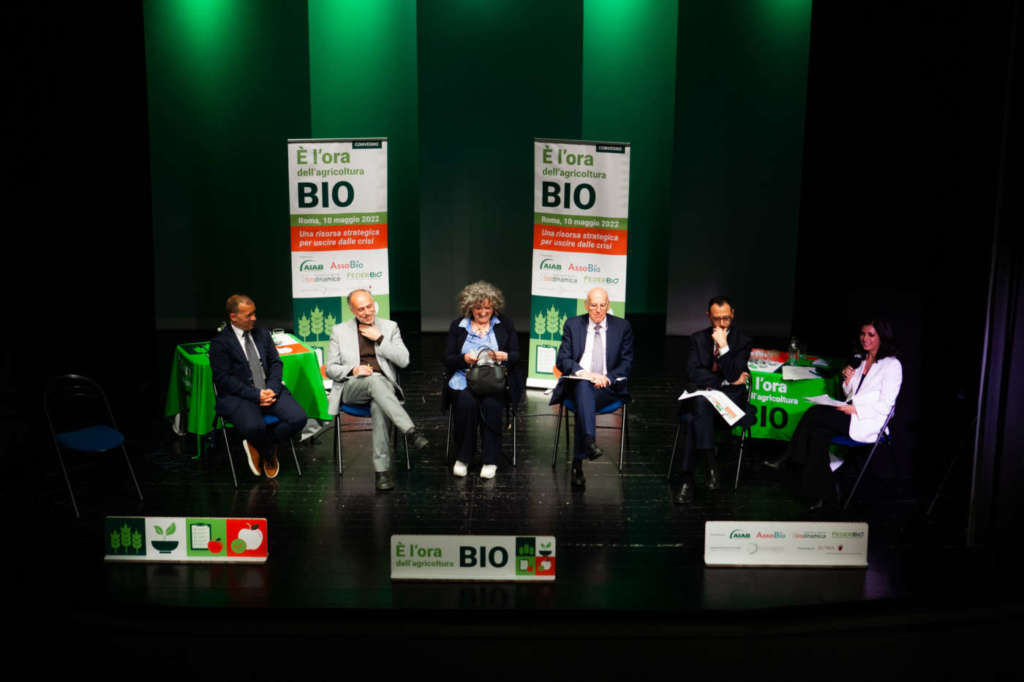 Un momento del convegno E' l'ora del bio
