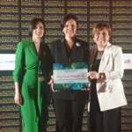 Ortonatura (Melanzì): “Un biopackaging dagli scarti di filiera” #vocidellortofrutta Nuccia Alboni (a dx, Ortonatura-Melanzì), Roberta Tardera (a sx, Op Ioppì) ed Elisabetta De Luca (al centro, azienda San Lorenzo) vincitrici del premio Bragantini 2022 con il progetto Scartami