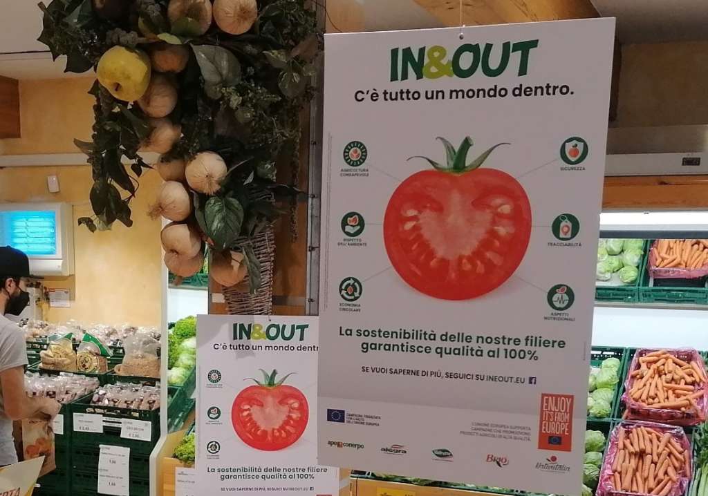 In&Out, promozione in un punto di vendita