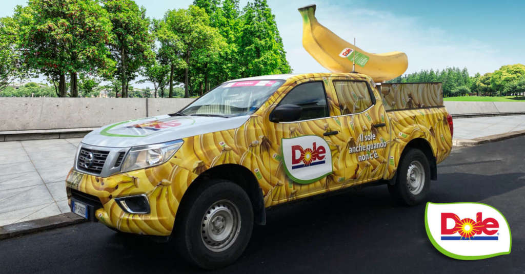 Il mezzo brandizzato Dole Italia