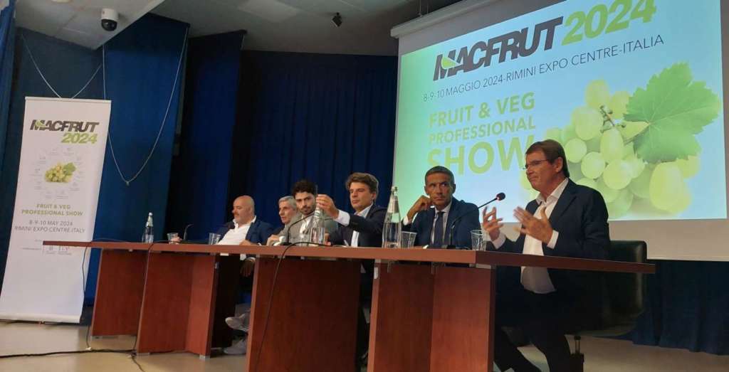 La conferenza stampa di presentazione, con il presidente di Macfrut Renzo Piraccini