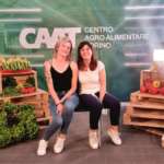 La digital strategist, Simona Riccio, con Elisabetta Cirino (Azienda Agricola Cirino Michele)