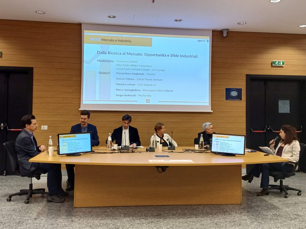 Una delle sessioni dell'evento a Milano sul tema proteine alternative