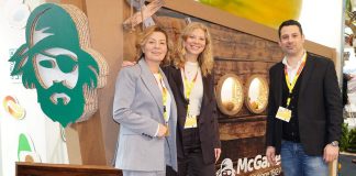 La proprietà di McGarlet accanto al logo del pirata verde, simbolo del brand leader della frutta esotica in Italia