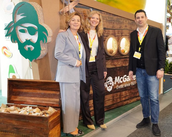 McGarlet proprietà 2025 La proprietà di McGarlet accanto al logo del pirata verde, simbolo del brand leader della frutta esotica in Italia