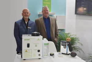 L'ad Greg Akins e il vicepresidente e coo Steve Page