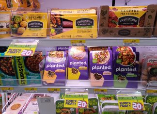 Stop alla dicitura burger per il plant-based: si può arrestare un trend? Prodotti plant-based in un negozio