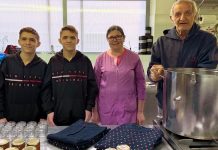 I ragazzi che lavorano presso la cooperativa sociale I Ciliegi Selvatici