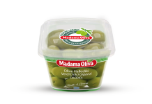 Tornano sui banchi dell‘ortofrutta le Olive Novelle-Nuovo raccolto di Madama Oliva La selezione delle olive fresche di Madama Oliva riportano lo sticker adesivo dedicato alla Festa delle olive Novelle edizione limitata