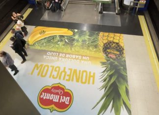Metropolitana di Madrid, pubblicità banane Del Monte Honeyglow