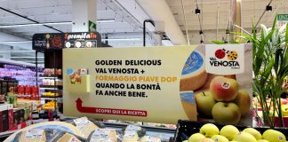 La mela di vip Val Venosta con il Formaggio Piave Dop nel reparto ortofrutta, un'attività di cross-selling