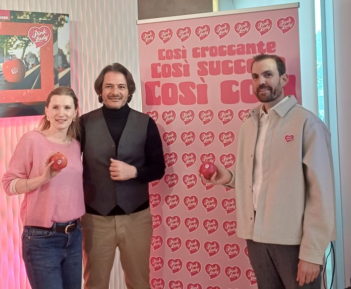 pink_lady Presentazione campagna Pink Lady. Pauline Pastour, (communication project manager, Salvo Garipoli (country leader) e Cédric Modica Amore, (direttore marketing e comunicazione Pink Lady Europe)