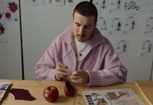 La mela envy torna in passerella alla Milano Fashion Week Lo stilista Marco Rambaldi con la mela envy (©photo credits Federico Earth)